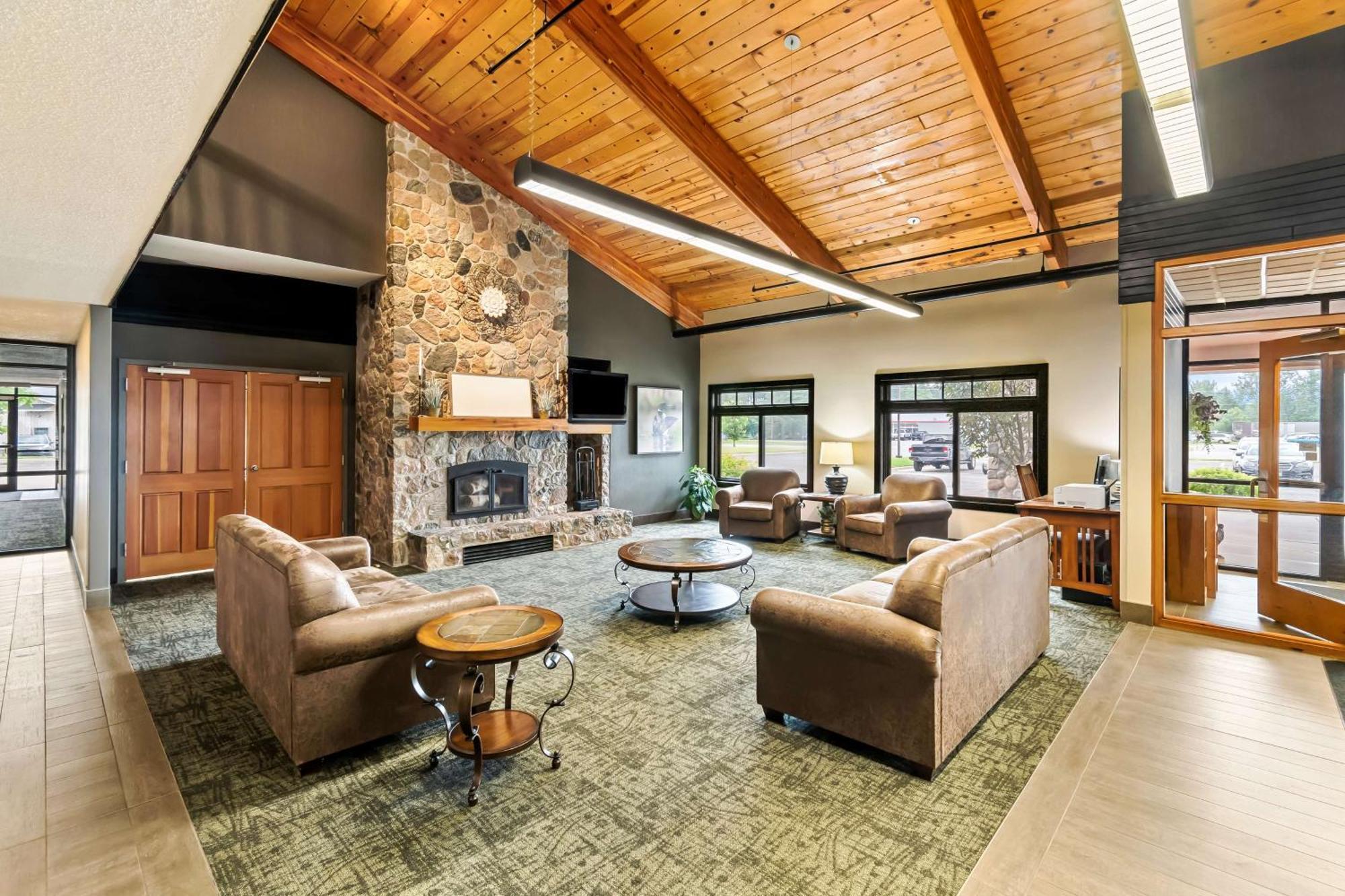 Heartland & Suites, Surestay Collection By Western