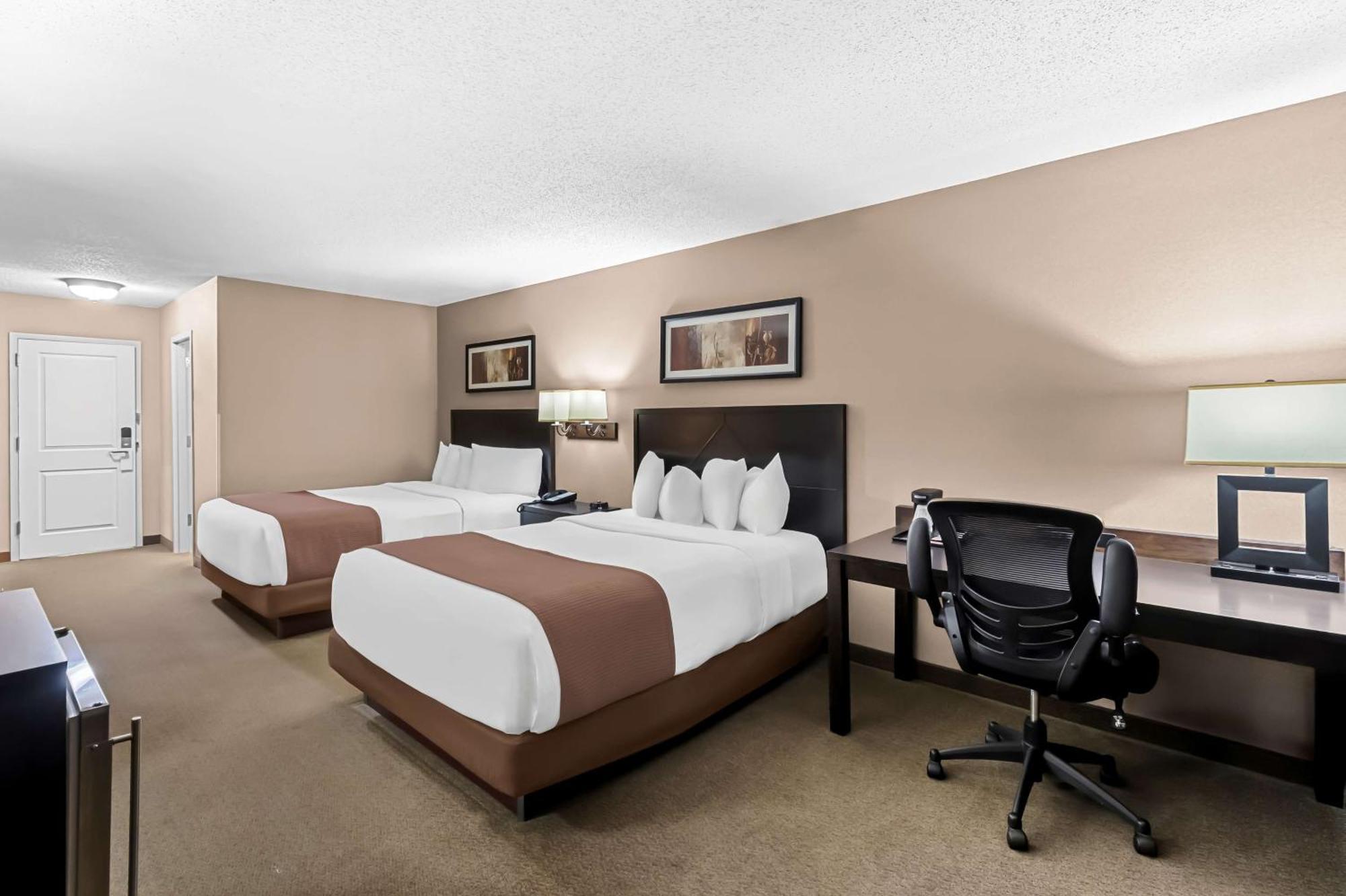 Heartland & Suites, Surestay Collection By Western